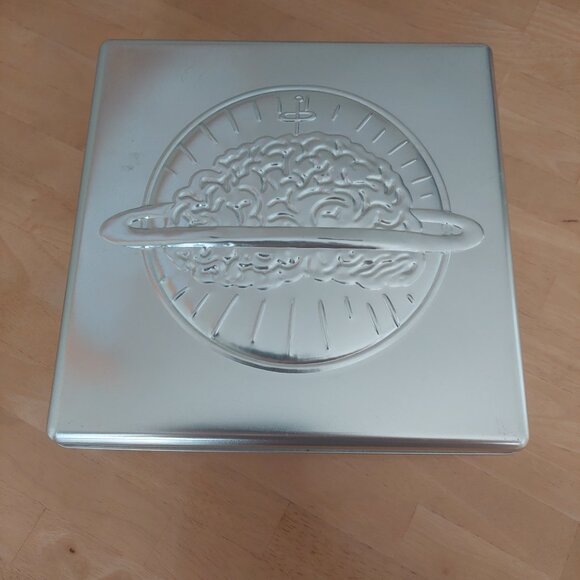 Cranium PRIMO EDITION- Silver Embossed Metal Box Set Board Game - Picture 1 of 10